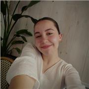 Tutrice pour aide aux devoirs et soutien scolaire niveau collège + aide au bac de français
